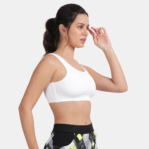 Seamless white sports bra Envie full coverage non wired lightweight comfortable activewear bra for workouts